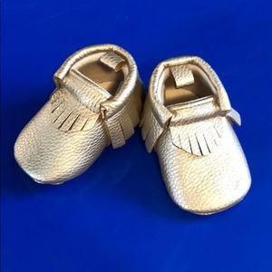Gold baby shoes 0-6 mo new without tags